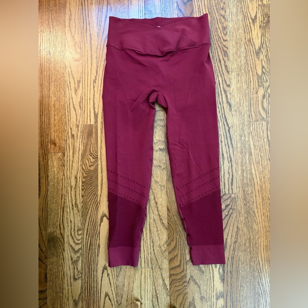 SHEFIT Boss V Cross Waist Seamless 7/8 Leggings Wine Plum Size 1 Luxe (1X/16)